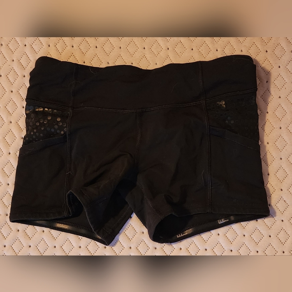 Lululemon shorts - Size 6